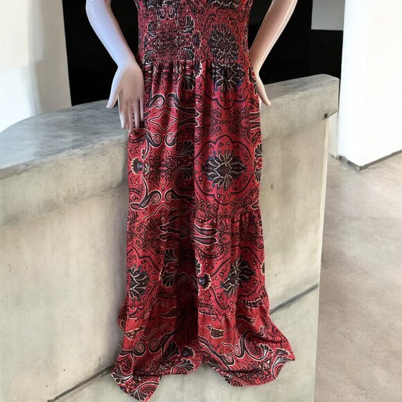 ❤️ Red Floral & Paisley Smocked Dress – Size M (NWOT) ❤️ - Picture 2 of 3